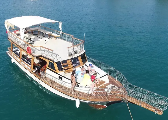Apollon Boat And Yacht Tour